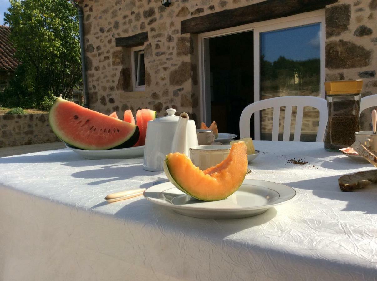 Gite Des Vergnes Esse Dış mekan fotoğraf